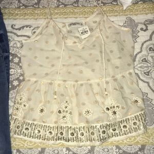 ABERCROMBIE & FITCH TANK W TAGS🌻❣️